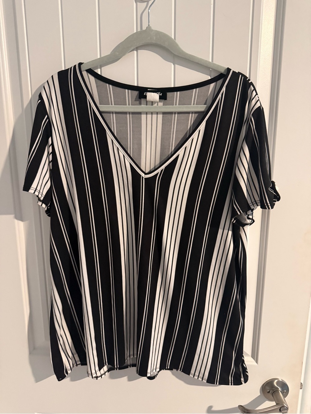 Elizabeth 2X Black & White Striped V-Neck Blouse Roll Tab Sleeve Plus Size